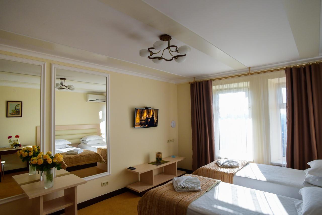 Aparthotel On Klinichna St. Киев Экстерьер фото