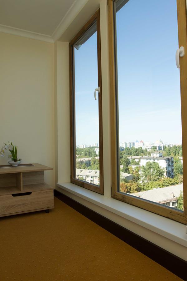 Aparthotel On Klinichna St. Киев Экстерьер фото