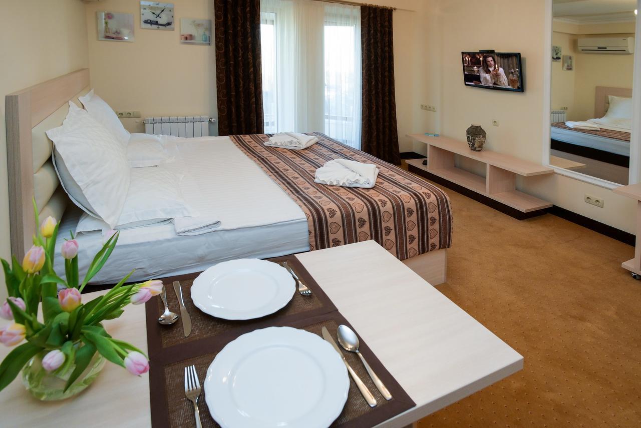 Aparthotel On Klinichna St. Киев Экстерьер фото