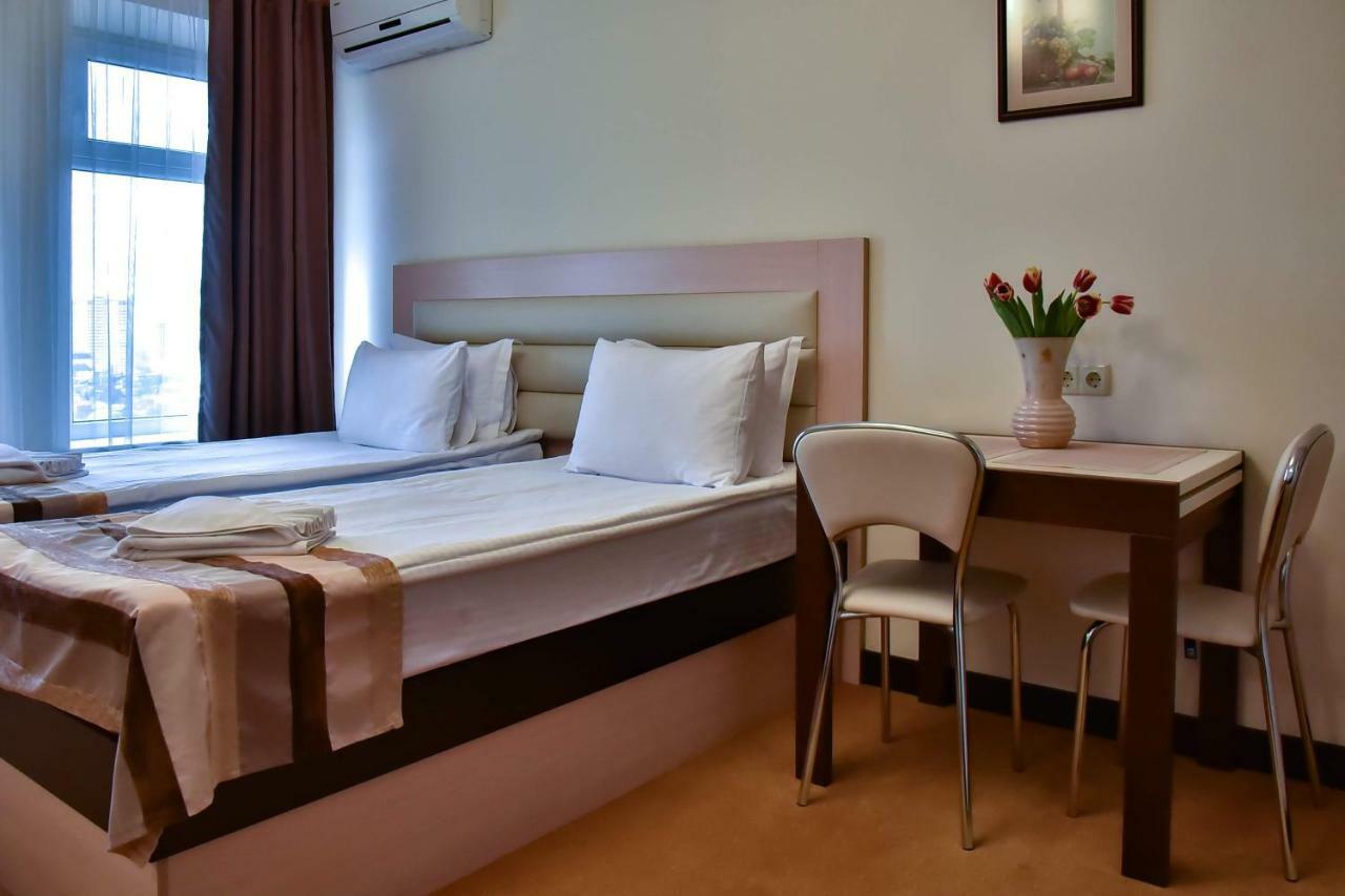 Aparthotel On Klinichna St. Киев Экстерьер фото